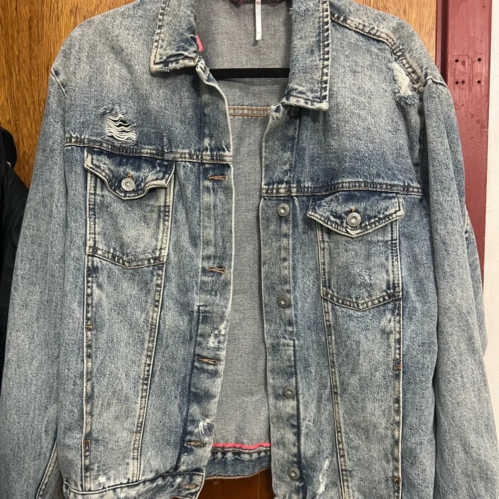 Free peoplele oversized denim jacketed - Picture 2 of 6